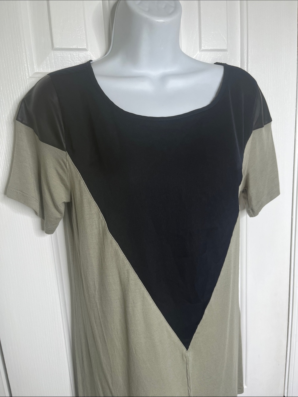 Dex Color Block Mixed Media Chevron Short Sleeve Top Olive Green Black Size Med